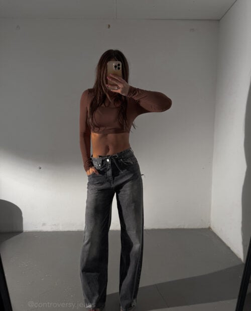 JEANSY Z DZIURAMI Z TYŁU 146