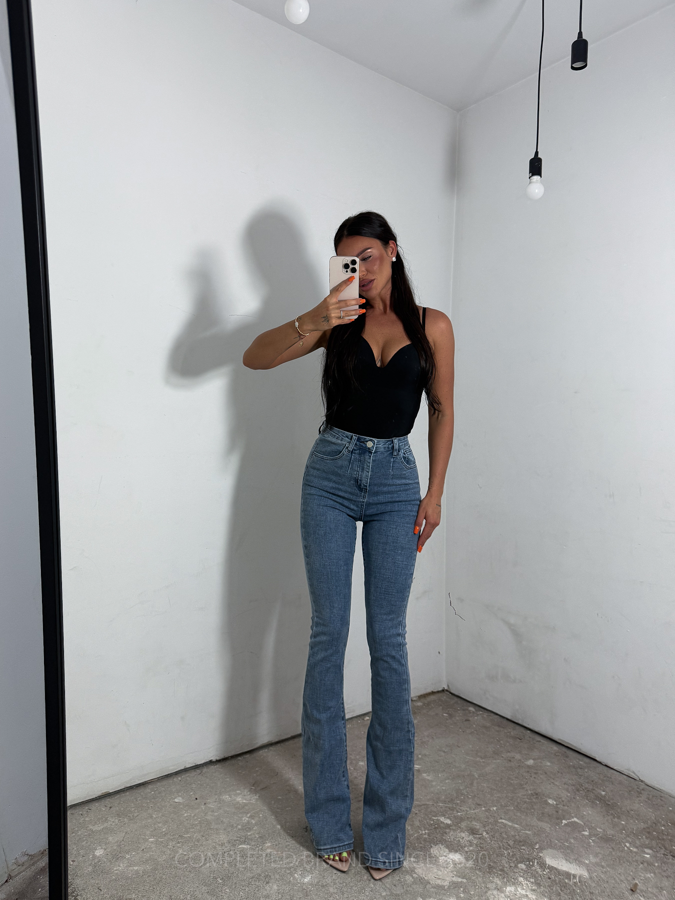 MID BLUE SCULPT FIT FLARE JEANS