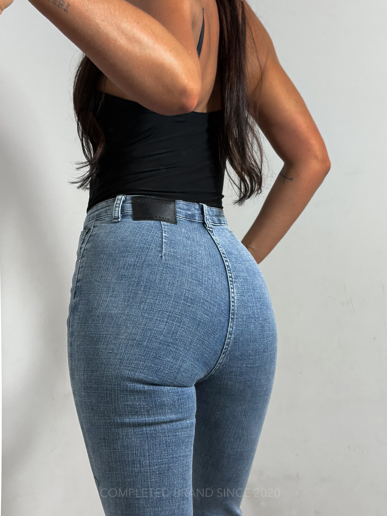 MID BLUE SCULPT FIT FLARE JEANS