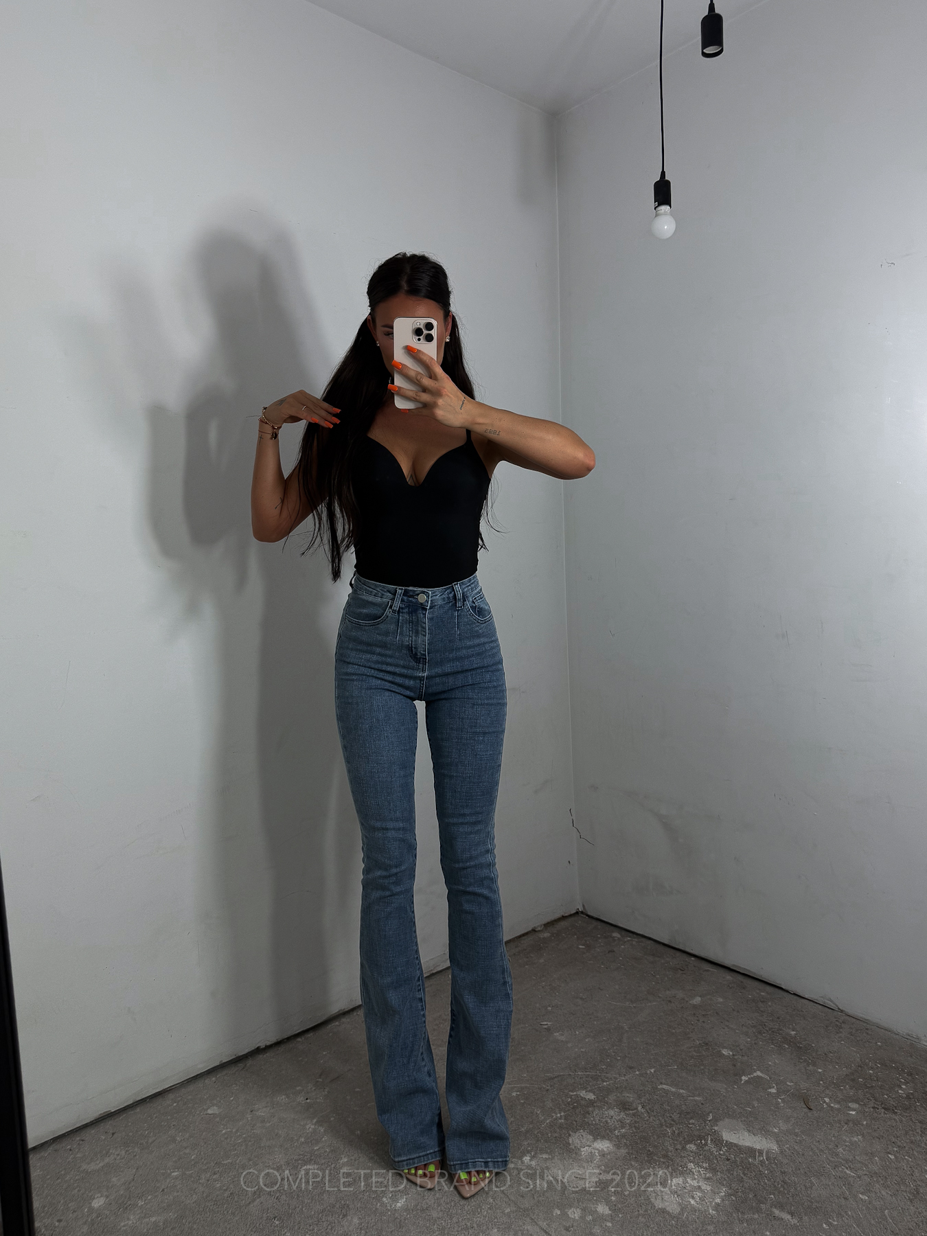 MID BLUE SCULPT FIT FLARE JEANS